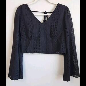 Versona Crop Top Large Black Crochet Sweetheart Neck Bell Sleeves Festival